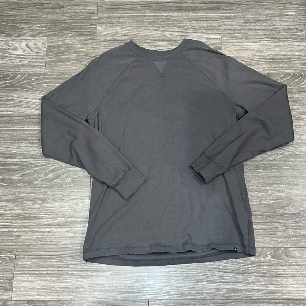 Quiksilver sweater. Size L. EUC